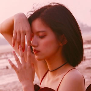 16张高清氛围感美女意境头像 温柔又治愈的女生头像来啦