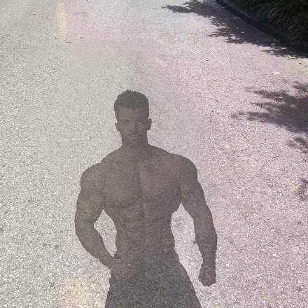 “阳光下的我vs你”表情包套装上线啦