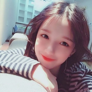 18张高清小清新时尚女生头像 气质感拉满