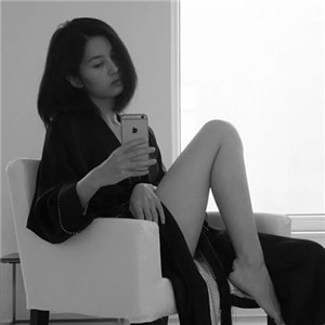 抖音女生黑白伤感头像 12张高清适配抖音的黑白伤感女头合集