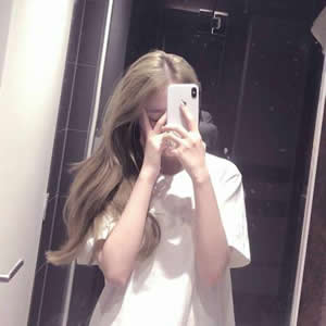 12张高清手机控女生头像 最新好看的都在这了