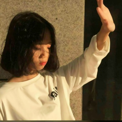 当下超火的短发女生头像合集 21张高清潮流款