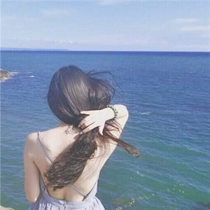 女生侧身背影头像合集 10张高清好看的女生侧面背影头像精选