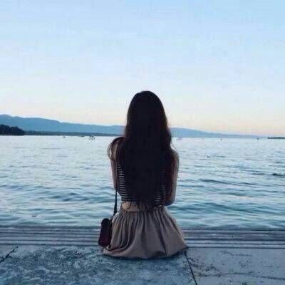 长发女生背影头像合集！19张高清唯美氛围感头像图