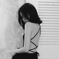 15张氛围感拉满的伤感黑白意境女生头像合集