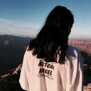 16张高清意境感拉满的女生背影头像，氛围感直接拉满