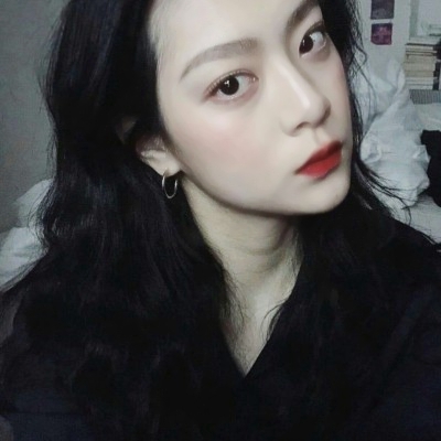 26张高清酷感女生头像合集 直接拿来当头像用