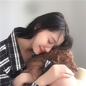女生抱萌宠头像合集！12张高清好看的抱宠女生头像