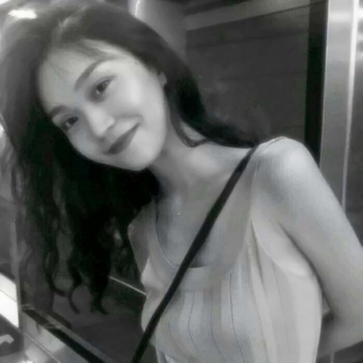 35张高清御姐范高冷黑白女头 氛围感拉满的女生头像合集