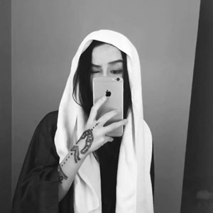 18张黑白高冷霸气女神范女生头像