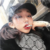 女生霸气抽烟个性头像合集 共20张