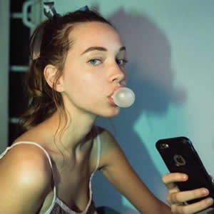 16张高清欧美风女生唯美头像合集