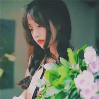21张唯美拿花女生头像合集 鲜花女孩头像素材大全