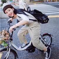 18张暖调复古女生意境头像 氛围感拉满的漂亮头像合集