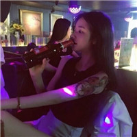 花臂酷飒女生头像 18张高清纹身女生头像合集