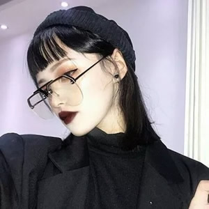 16张高清高冷霸气个性女生头像合集