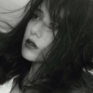 16张孤高冷傲款！黑白气质女生头像合集