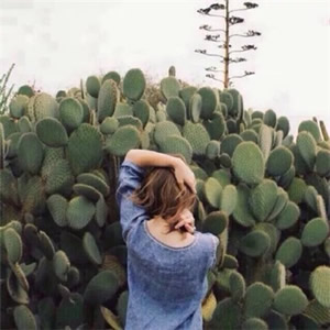 24张高清唯美女生背影杀头像 氛围感拉满