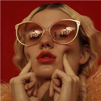 霸气又飒的墨镜女生头像 18张合集