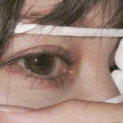 单眼半脸丧系女生头像合集 11张高清伤感素材