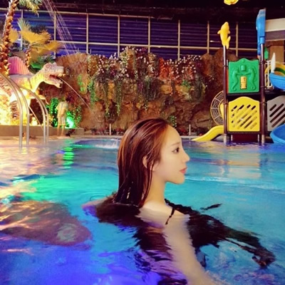 18张高清富二代女生头像 白富美风格头像合集