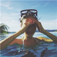 18张暖调复古女生意境头像 氛围感拉满的漂亮头像合集