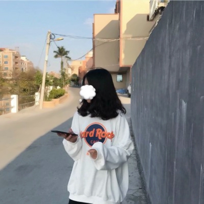 16张带表情的可爱女生头像合集