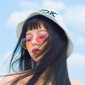 女生超拽霸气女王范QQ头像 简约大气又时髦（共16组）