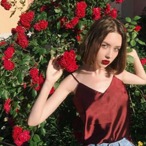 12款新款欧美风女生微信头像 超适合换头像用