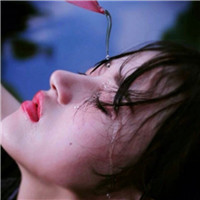 18张氛围感拉满的女生侧面意境头像