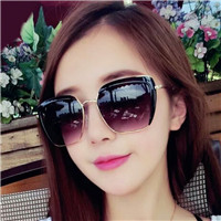 戴墨镜的酷感女生QQ头像 15张氛围感拉满的女生头像合集