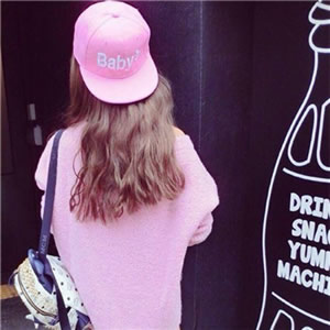 微信头像上新！14张高清戴帽女生背影图氛围感拉满
