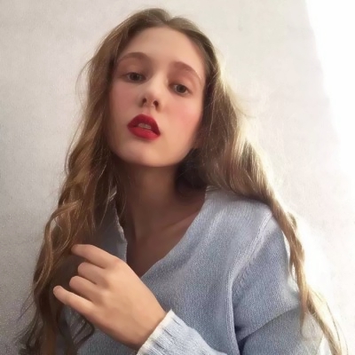 抖音用的欧美女生头像来啦！10张高清款气质气场拉满