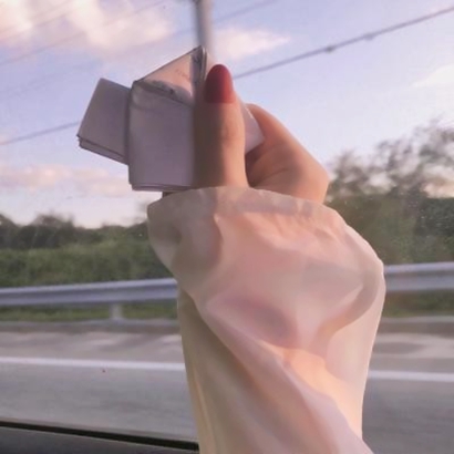 手控女生看过来！36张高清唯美意境手部头像图