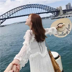 网图女生侧脸背影头像 13张高清甜美时尚款