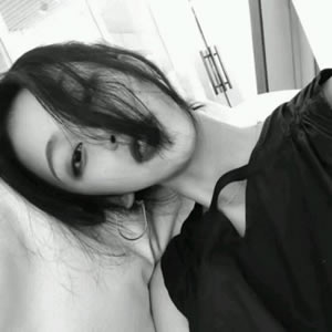 女生孤傲冷酷超清黑白头像合集 共15张