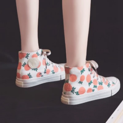 超酷带鞋元素女生头像！26张高清微信头像图来啦