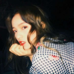 女生头像合集来啦！16张高清唯美又时尚的女生头像图