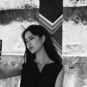 16张孤高冷傲款！黑白气质女生头像合集