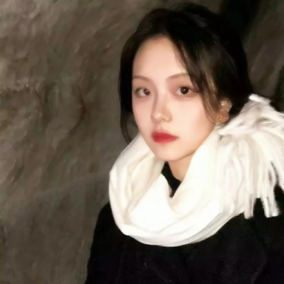 36张高清时尚潇洒女生头像 适配微信的氛围感头像合集