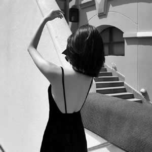 成熟御姐黑白头像合集 16张高清好看的女生头像分享