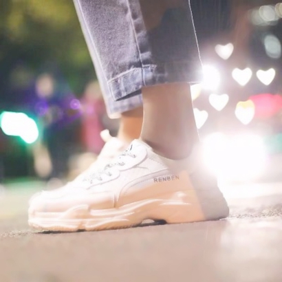 超酷带鞋元素女生头像！26张高清微信头像图来啦