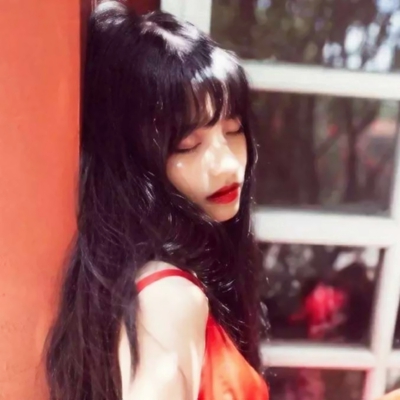 10张氛围感拉满的优雅气质女生头像 高清又高级