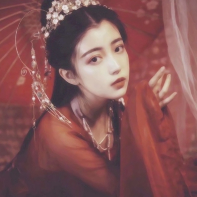 16张高清清新古风真人女生头像，氛围感拉满直接拿捏