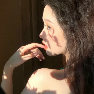 高清女生优质头像合集 共12张