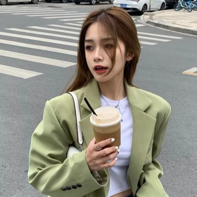 18岁女生能用的真人网图头像上新啦！共14张最新素材