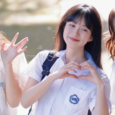 抖音热门女生网红头像 13张高清好看大图