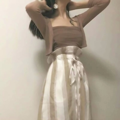 18张高清森系复古部位女头 氛围感拉满的女生头像合集