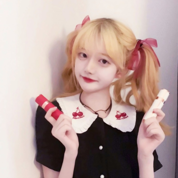 19张超高清酷酷染发女生个性头像 快存起来当头像