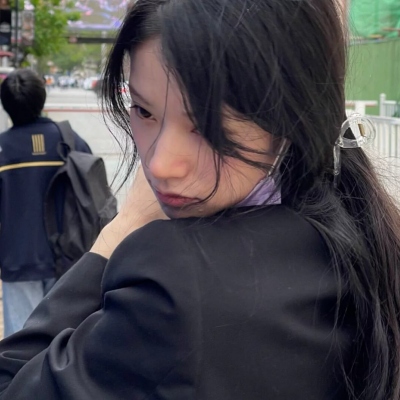 高清酷飒女生头像合集 共20张